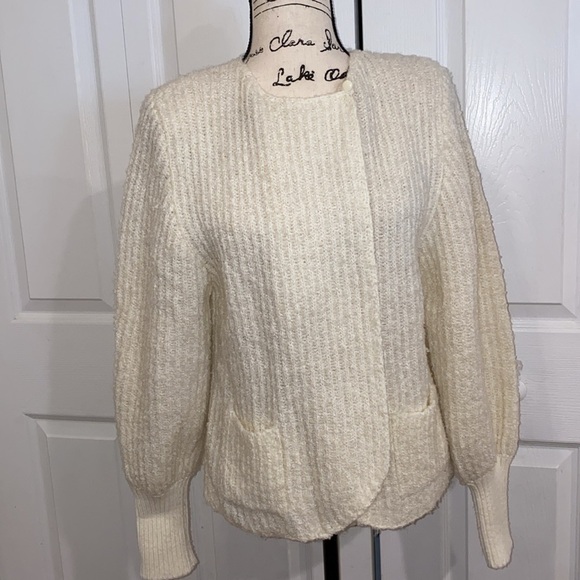 Vintage Cream Chunky Knit Cardigan with Ribbed Pattern and shoulder pads - Picture 12 of 12